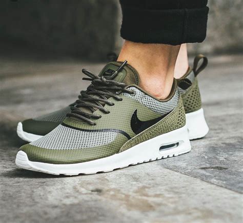 olive nike schuhe|olive green Nike shoes women.